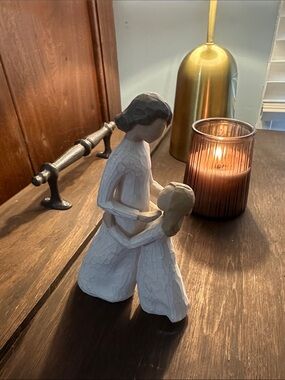 Willow Tree Mother and Daughter Figurine - Cream and Natural Wood